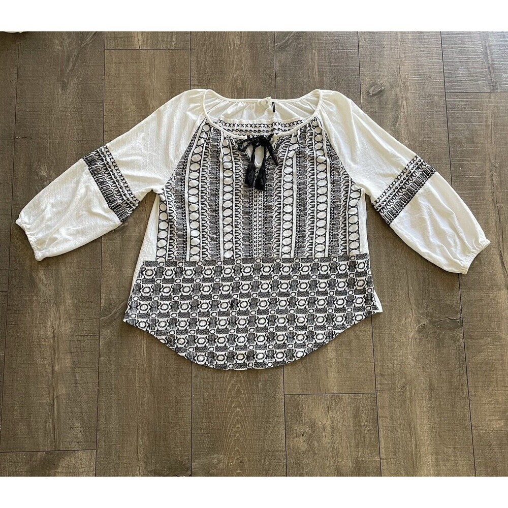 Anthropologie Akemi + Kin Women's Size S Embroidered Boho Blouse Top Cottagecore